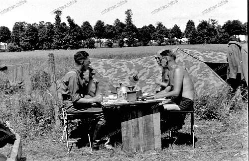 M31 Zeltbahn in use (period photos)