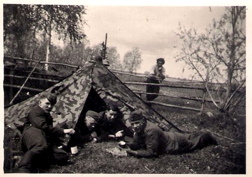 M31 Zeltbahn in use (period photos)