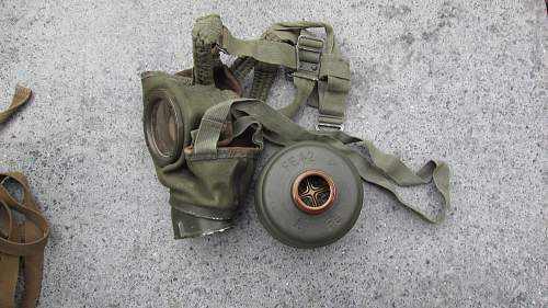 Complete M30 gasmask set