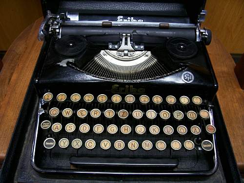 SS Typewriter mint condition