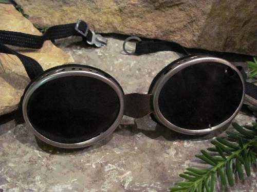 Goggles, Glasses &amp; Optics from the (WWI &amp; WWII) Period