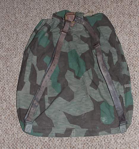 Period or postwar Rucksack / Backpack made of Zeltbahn and straps ?