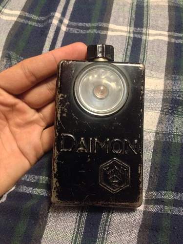 Daimon flashlight W/Daimon light bulb