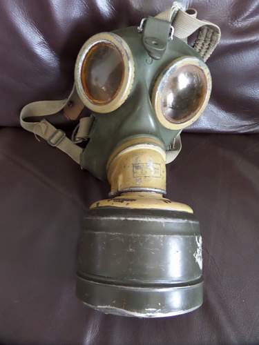 Fea market found gas mask
