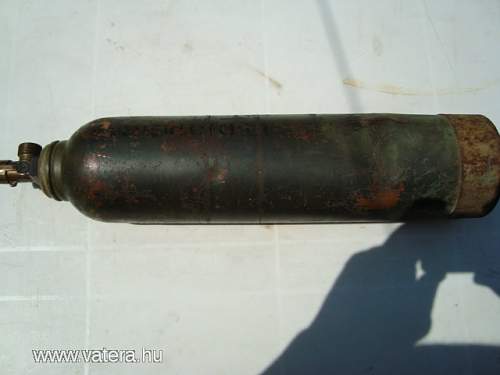 WWII German fire extinguisher (?)