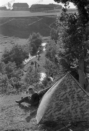 M31 Zeltbahn in use (period photos)