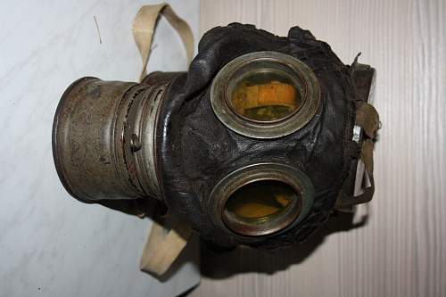 Original German WW1 Leather Gas Mask and Tin.
