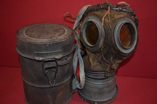 WW1 German Gas Mask &amp; Canister