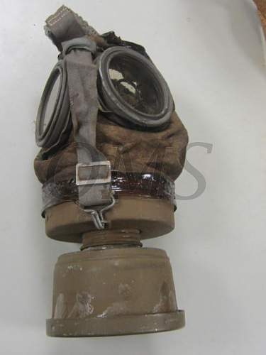 ww1 germen gasmask  need some help