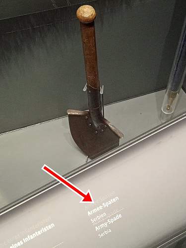 Unknown german WW1 shovel type (2 of them)