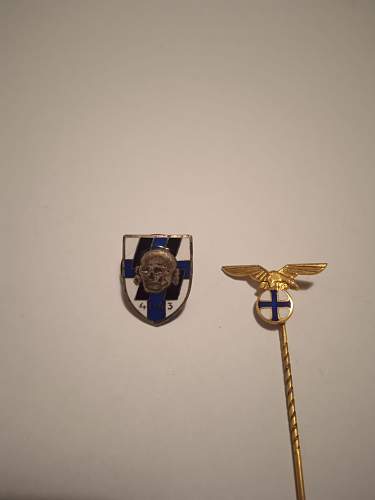 Finnish ss badge and eagle.