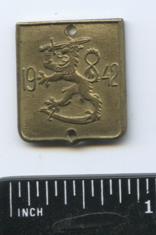 Small Finnish dated insignia?