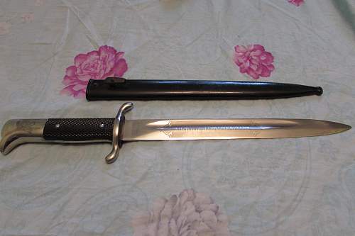 Fire bayonet with a motif pattern