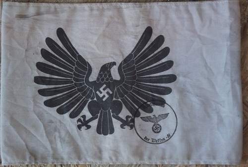 Help wanted with identification flag, real or fantasy item?