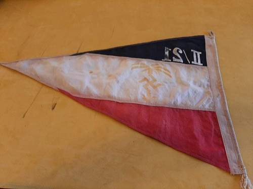 hello friends!!!This ww2 german Dak pennant its good or false???? this pennant used in panzers or camps??please opinions???