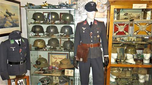 A few Luftwaffe vehicle pennants and things.