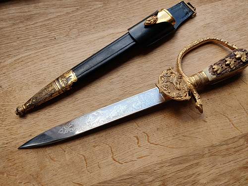 Wolf head dagger