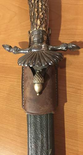 Please assist with hunting association dagger
