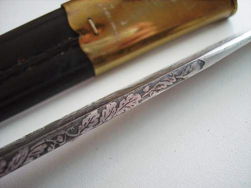 Etched hunting dagger by Eickhorn