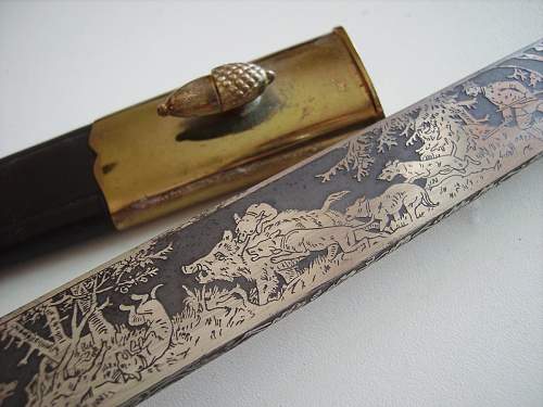 Etched hunting dagger by Eickhorn