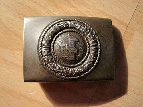 Real or Fake RECHT en TROUW Belt buckle