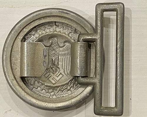 Need help identifying these buckles.