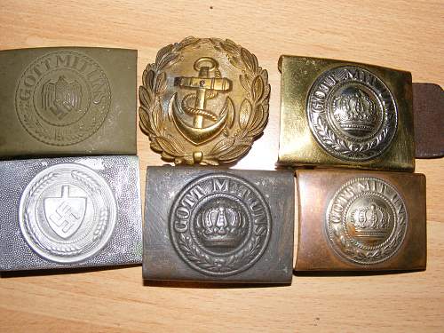 6 belt buckles.