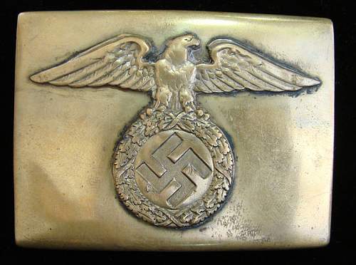 an unknown Buckle is bearing party eagle.