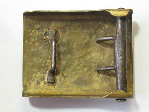 Unidentified &quot;large swastika&quot; buckle ?