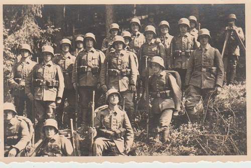 1934 German soldiers in the field.