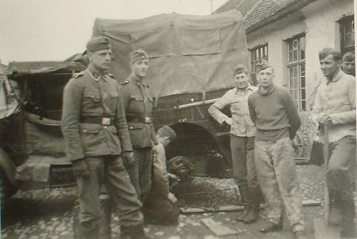 SS-captured Brit. Morris Truck