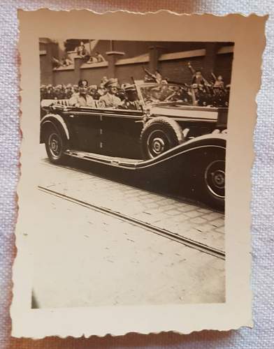 Private SS Photos with H. Himmler. Please help.