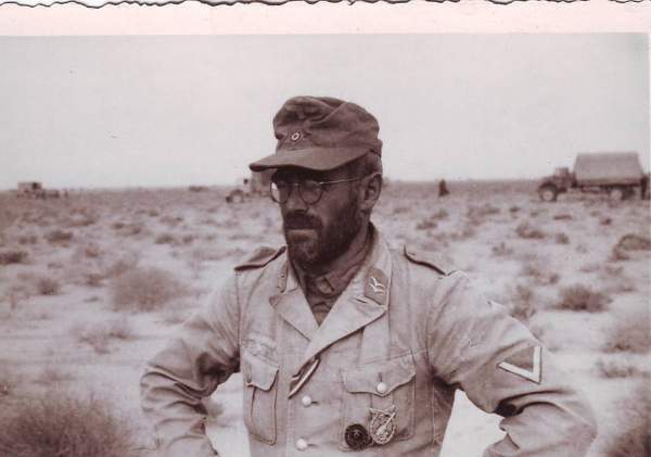 Odd Pic - Afrika Korps Heer With Luft Buckle