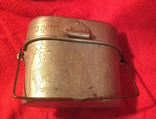 An italian mess kit decorated by a german POW