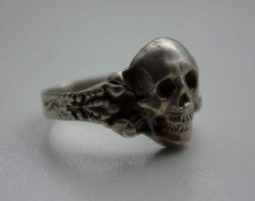 Skull ring