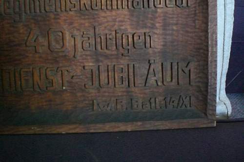 LW service commemorative carving