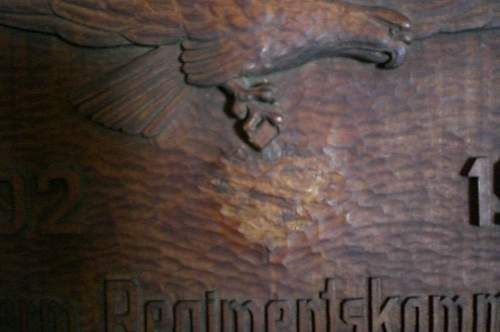 LW service commemorative carving