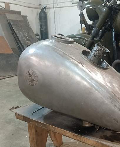 BMW r75 fuel tank