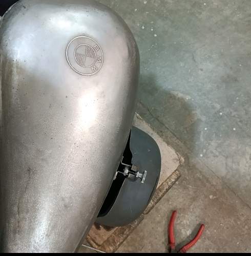 BMW r75 fuel tank