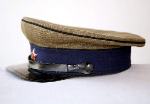 Need help concerning ww2 soviet cavalry officer's visor cap
