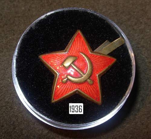 soviet cap badge