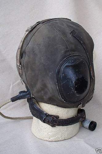 Flight helmet