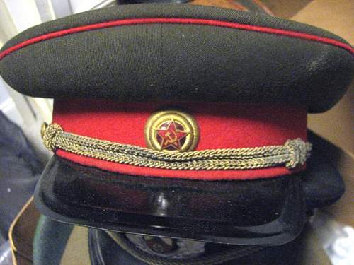 Thoughts on this WW2 Soviet officer visor