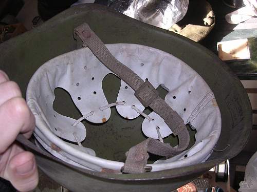 A 1940 dated Ssh 40 helmet with early type chinstraps
