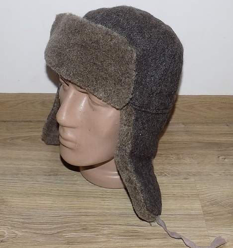 Original wartime ushanka or bulgarian?