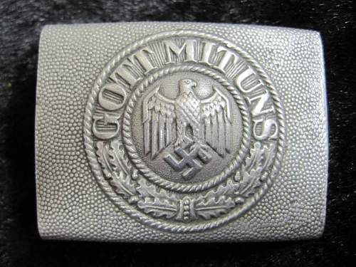 Heer belt buckle: real or fake?