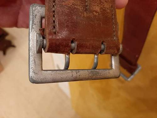 hello my friends i nned help with this german officer brown belt its for luftwaffe or heer????its original belt???or fake???please opinions???