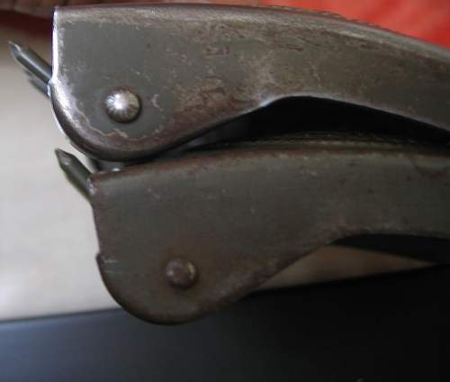 N&amp;H 1942 Buckles - comparing