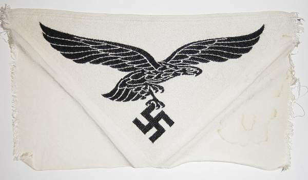 Luftwaffe Sport Shirt Eagle and Deutsche Wehrmacht Armband: Condition too good to be authentic?