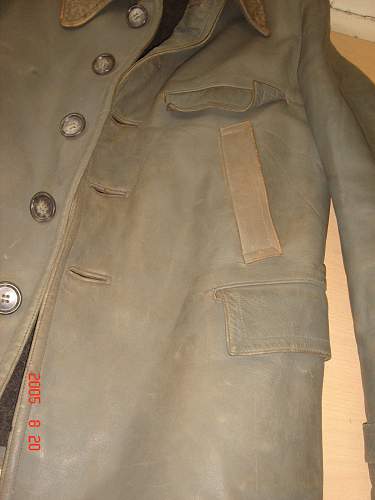 Kriegsmarine leather-jacket. Original or not? Weird details on jacket...